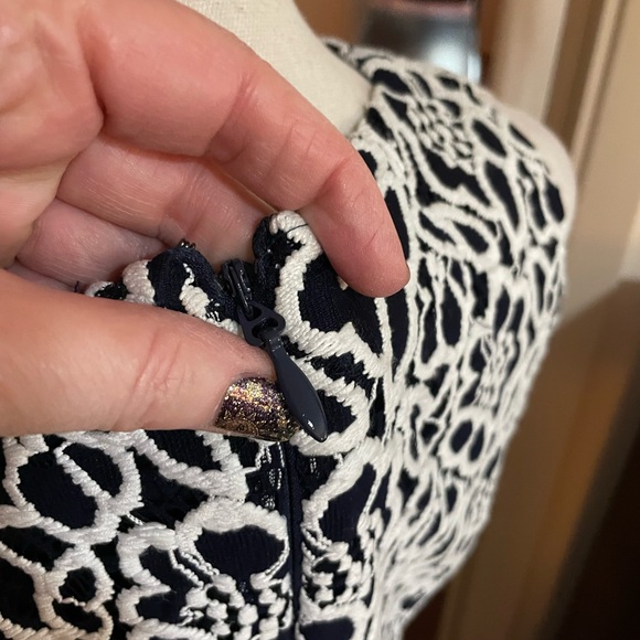 Eva Mendes New York & Co Dress Navy Blue White lace Sleeveless 6 lined spandex - Picture 7 of 16